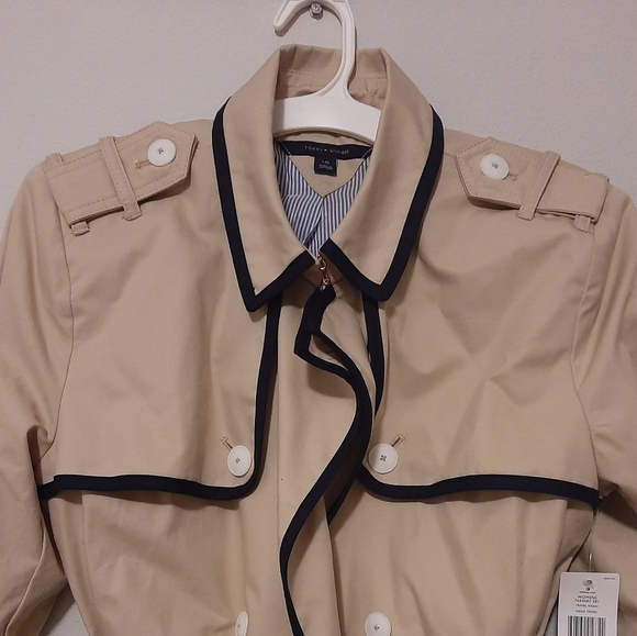 Tommy Hilfiger - Picture 5 of 7